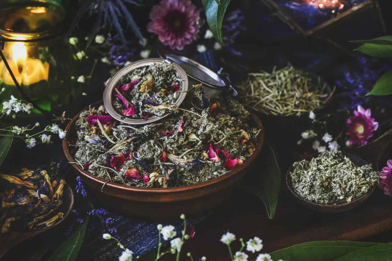 دمنوش ترکیبی از چندگیاه متفاوت
